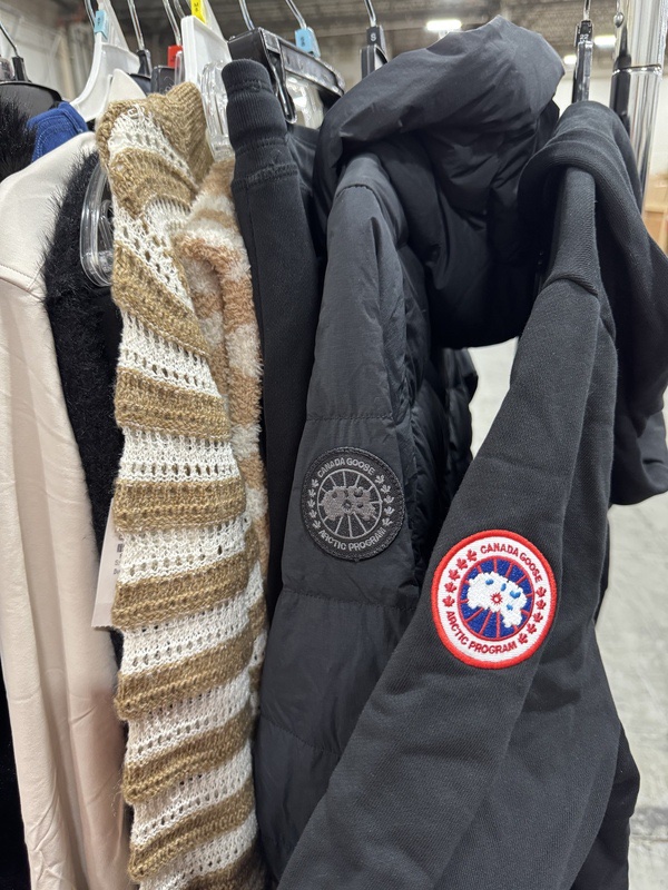 Women clothing Luxury pallet Quality - Image 5