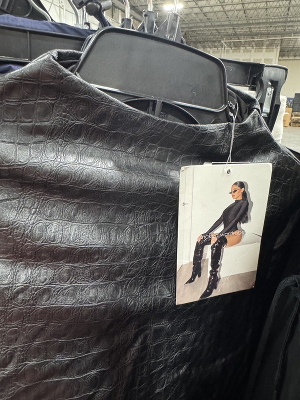 Women clothing Luxury pallet Quality - Image 7